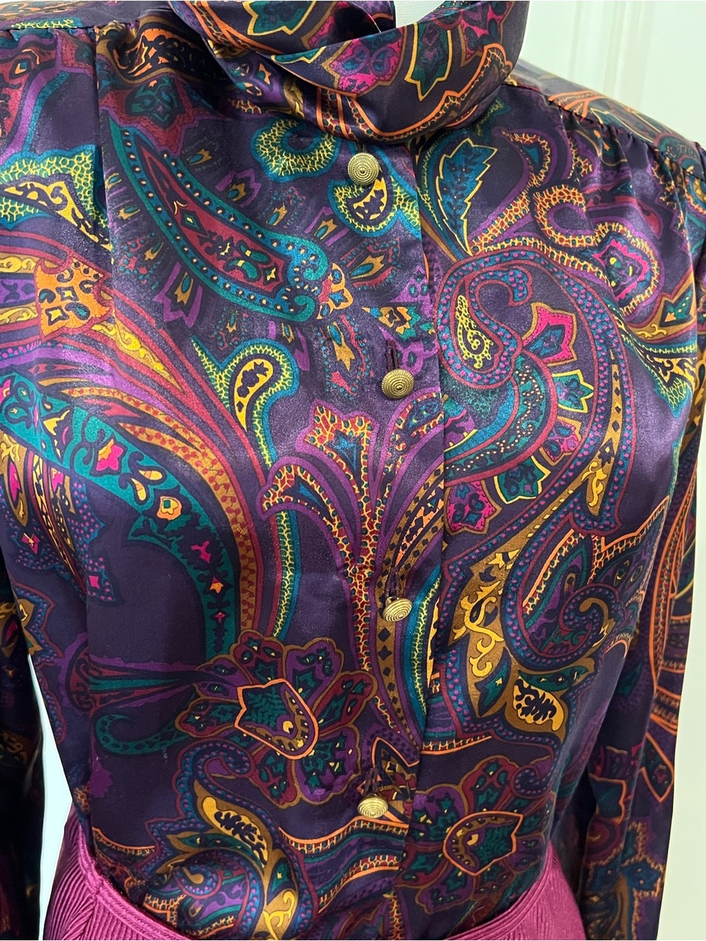 Vintage‎ 80s Set Purple Paisley Satin Blouse + Magenta Mini Skirt Dark Academia - Picture 6 of 7